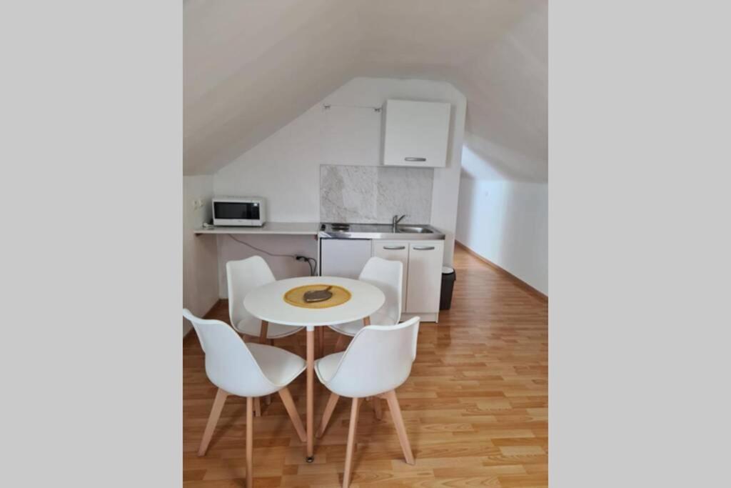 Au Petit Ravel Loft Cosy Au Coeur De La Nature Apartment Bernissart Exterior photo